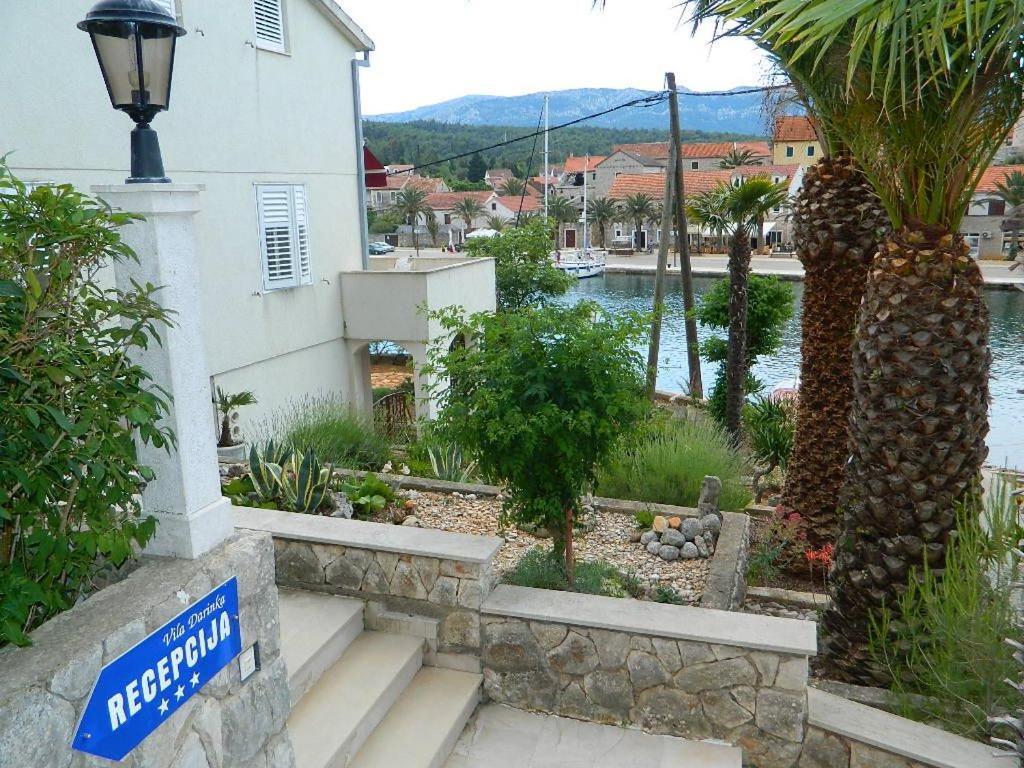 Apartments And Rooms Darinka Vrboska Extérieur photo