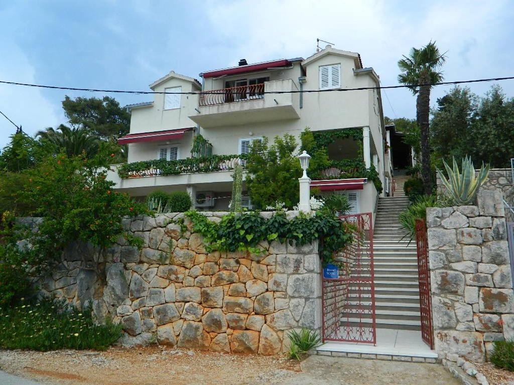 Apartments And Rooms Darinka Vrboska Extérieur photo