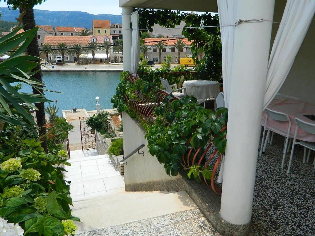 Apartments And Rooms Darinka Vrboska Extérieur photo