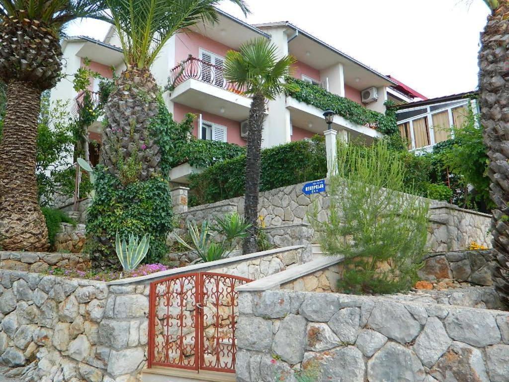 Apartments And Rooms Darinka Vrboska Extérieur photo