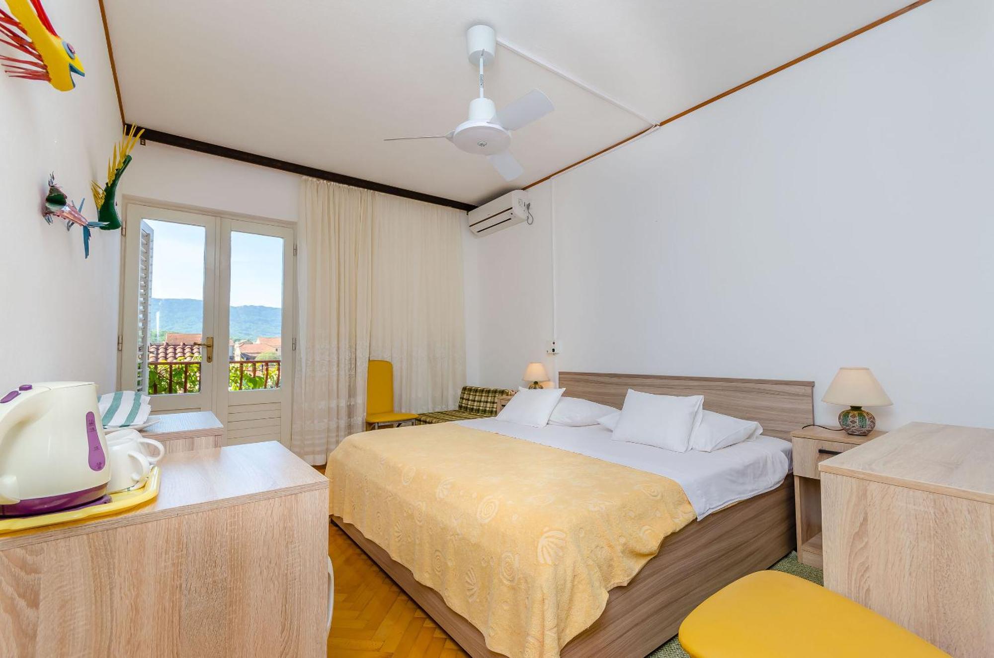 Apartments And Rooms Darinka Vrboska Extérieur photo